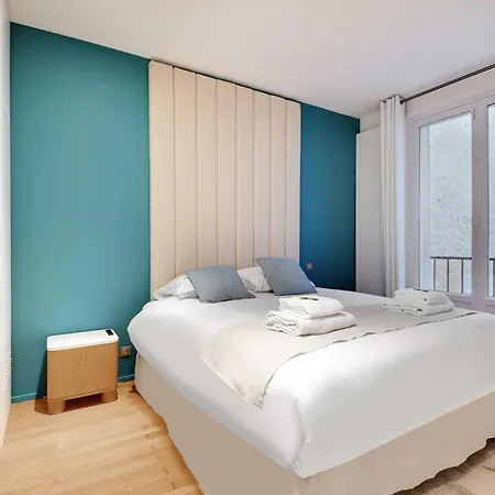 Fabulous House - A Gem In Chic Western Paris