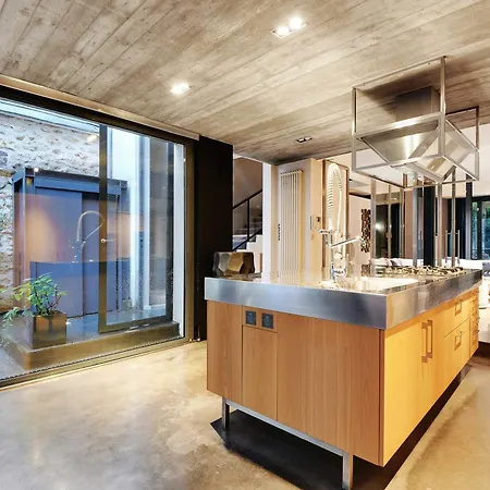 Fabulous House - A Gem In Chic Western * Paris